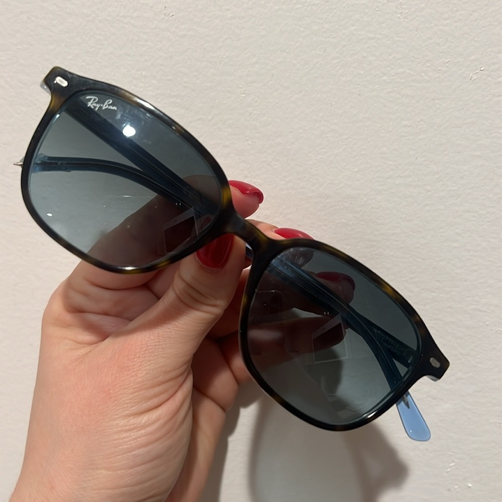 Ray-Ban Tortoise Shell Sunglasses with Blue Lenses - Picture 4 of 4